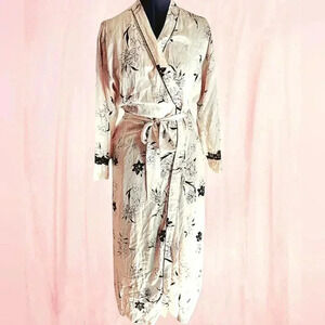 Vintage Oscar de la Renta 100% SILK ivory black floral robe lace feminine Luxury